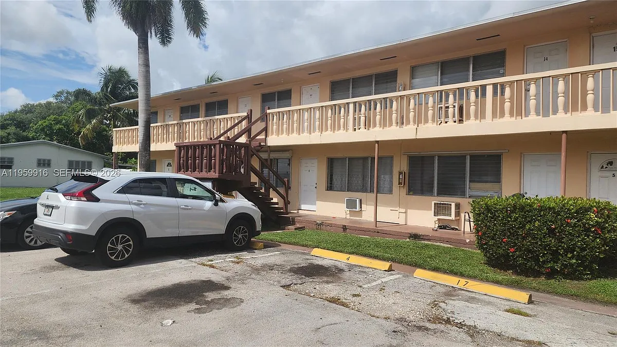 Building Photo - 280 SW 11th Ave #5
