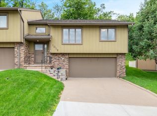 1016 Arbor Ridge Cir, Council Bluffs, IA 51503