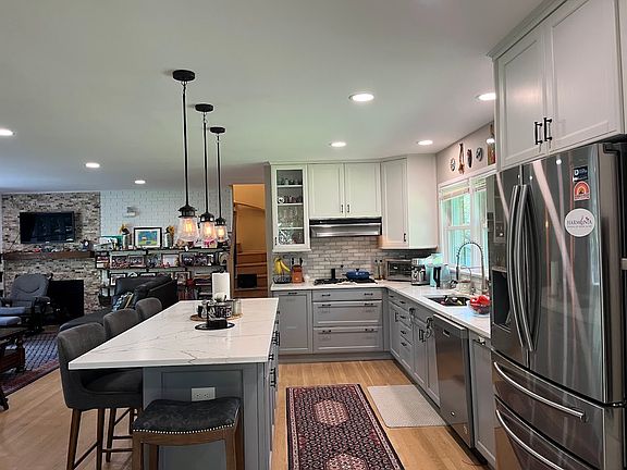 5th image of 9948 Murnane St