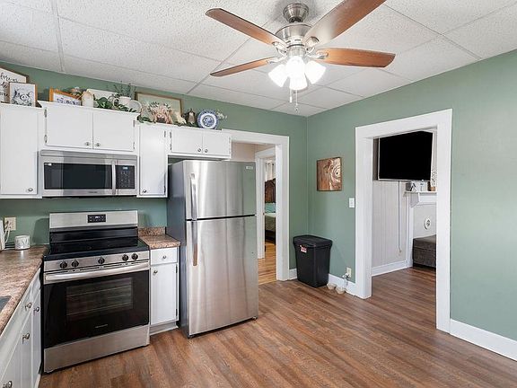 4th image of 200 4th St