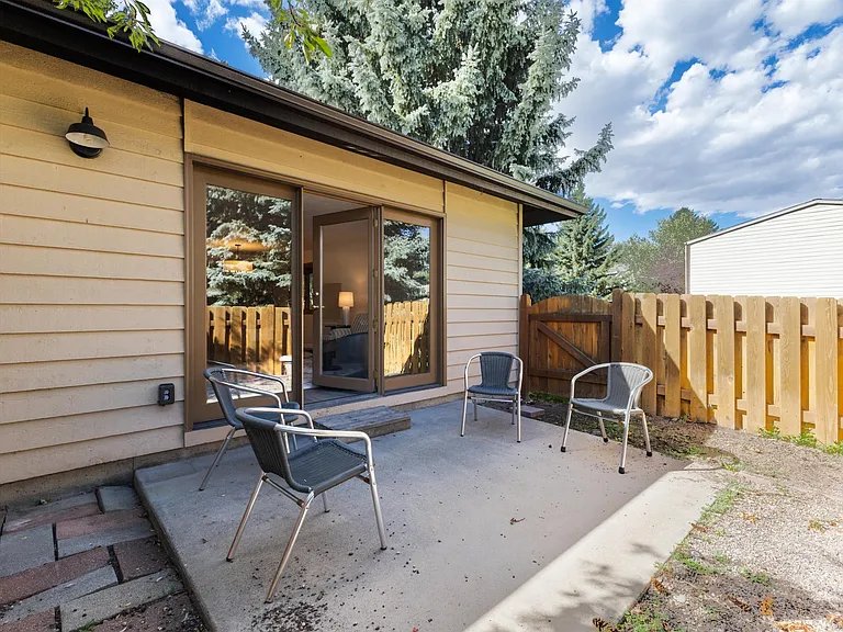 1711 W Koch St — Photo 24
