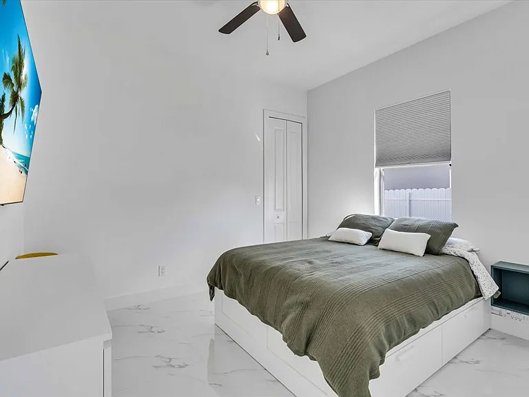 116 SE 5th Pl — Photo 10