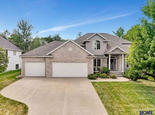 7921 Nob Hill Rd, Lincoln, NE 68516