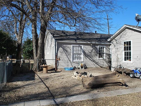 5th image of 900 S Dixon St