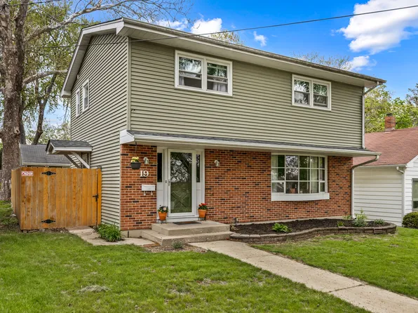 19 S 11th St, St Charles, IL 60174