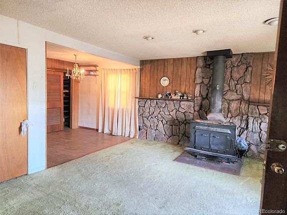 2nd image of 2081 Hoyt Dr