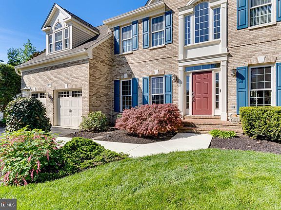 4th image of 8044 Arcadian Shore Ct