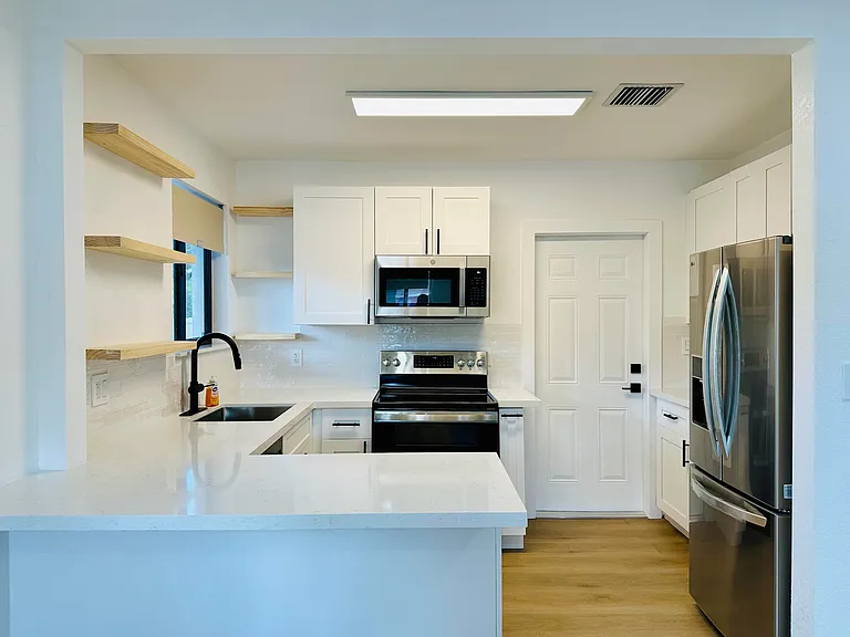 12225 NW 17th Pl — Photo 4