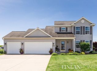 1658 Sunny Glen Dr SE, Caledonia, MI 49316