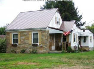 208 Chestnut St, Eleanor, WV 25070