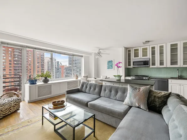 392 Central Park West image 1 of 13