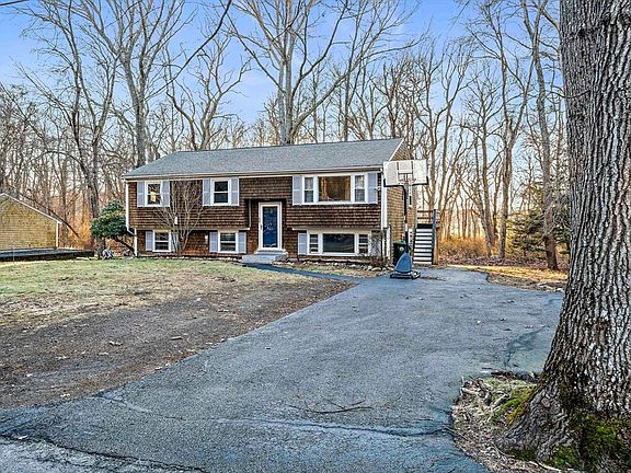 2nd image of 38 Winthrop Dr
