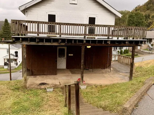 12 Forest Ave, Wheeling, WV 26003