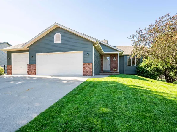290 17th St SE, Le Mars, IA 51031