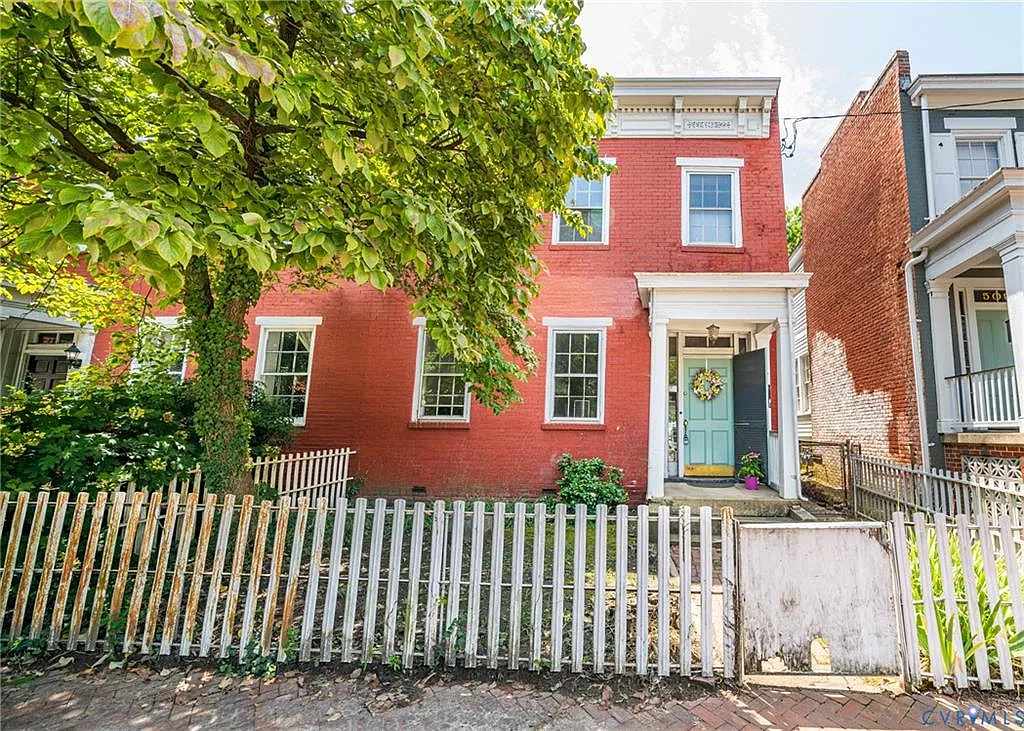 5 bed, 2490 sqft, $750 — Photo 1