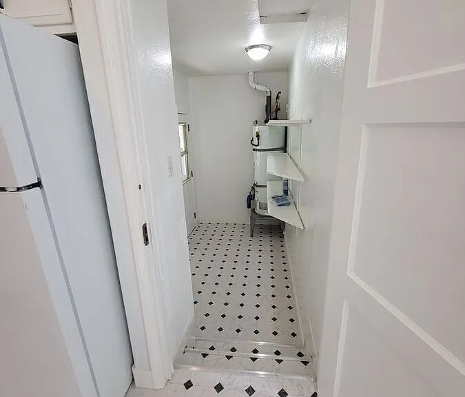 555 W Whittier Ave — Photo 17