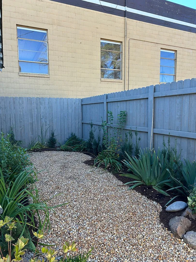 Newly Remodeled Studio in Downtown Redmond — Photo 4