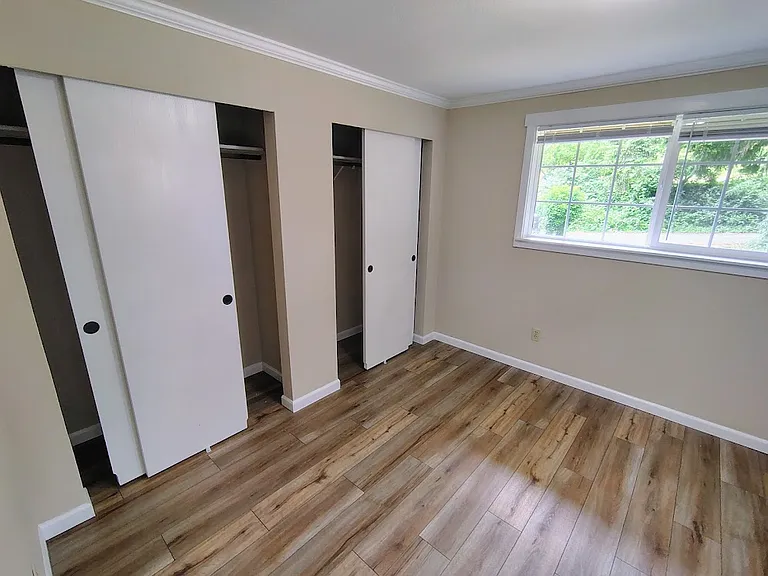 601 Sutton Ln — Photo 25