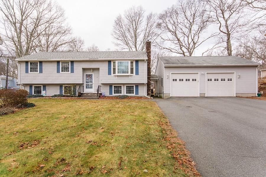 2nd image of 19 Sawdy Pond Ave