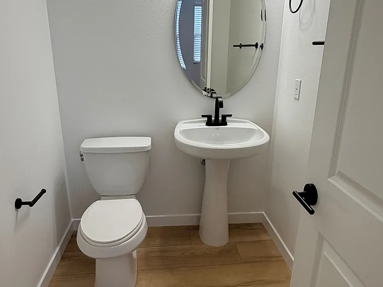 2nd Floor 1/2 Bath