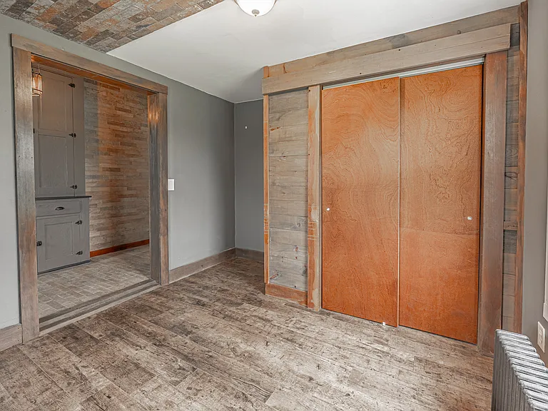 4252 Hartland Rd — Photo 12
