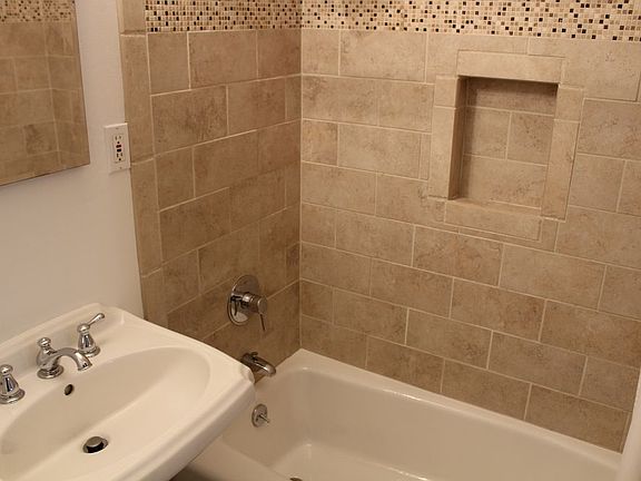 5th image of 2077 Jackson St #306
