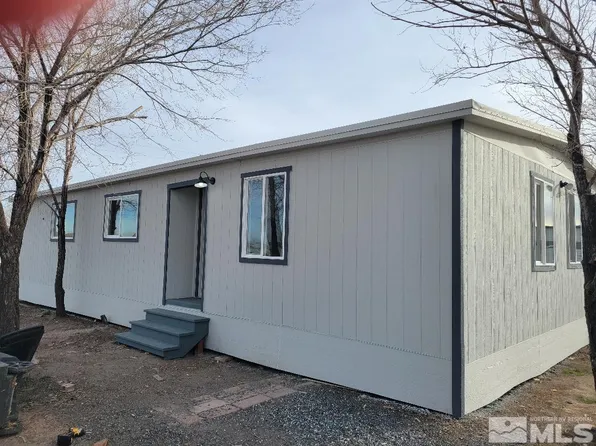 1400 Esmeralda Ave, Silver Springs, NV 89429