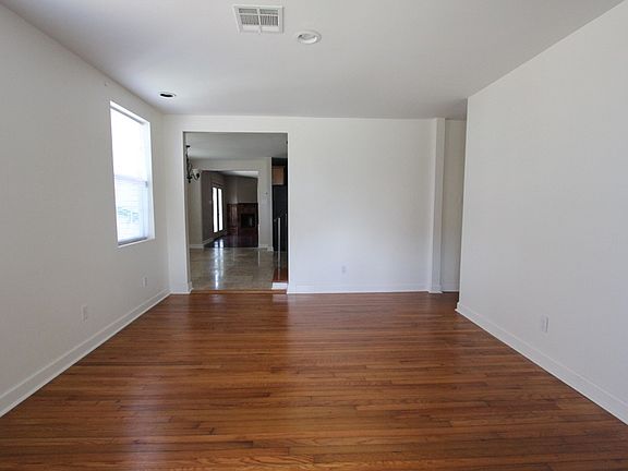 5th image of 701 E Manley Ave