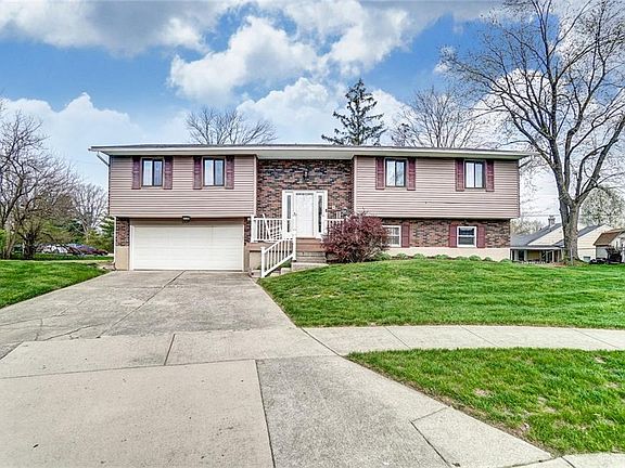 2nd image of 1327 Oak Knoll Cir