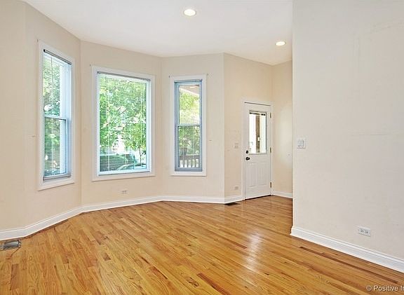 4th image of 2417 W Belle Plaine Ave APT 2