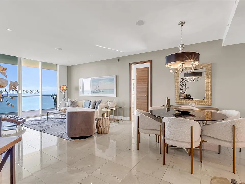 16699 Collins Ave #4202