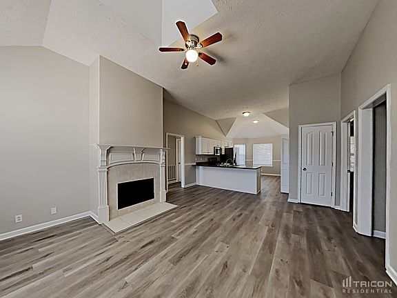 3rd image of 2154 Oak Hill Dr