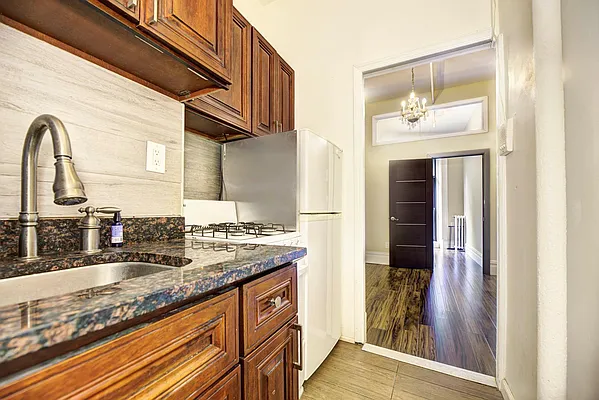 Rented by REAL New York | media 37