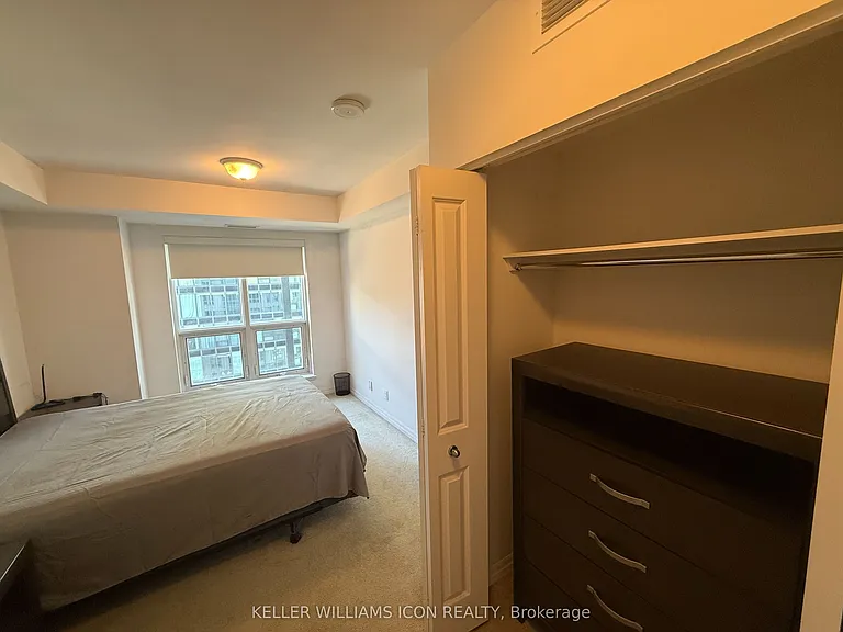 242 Rideau St #1202 — Photo 10