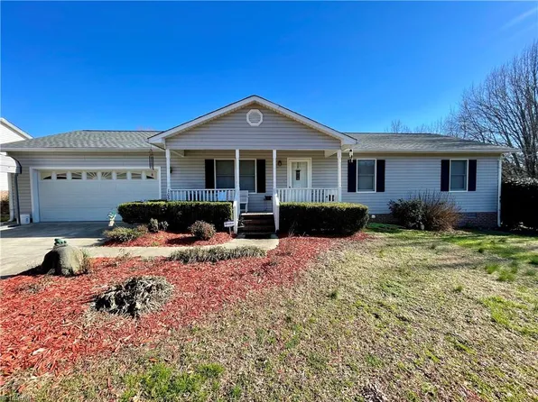 105 School Rd, Trinity, NC 27370