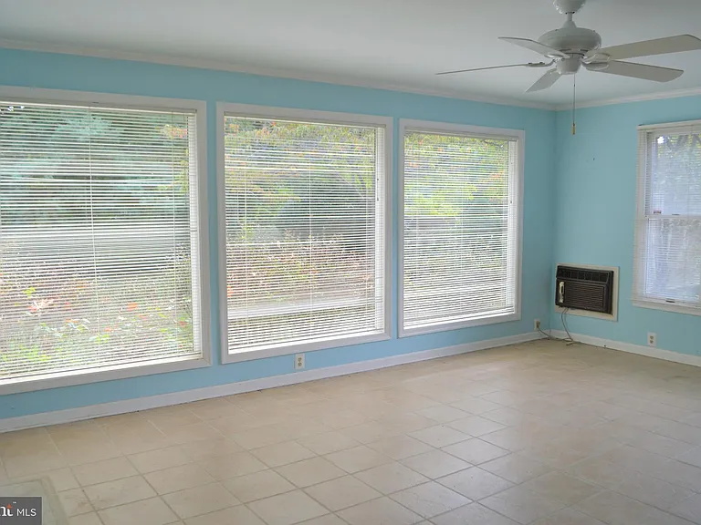3809 Whispering Ln — Photo 15