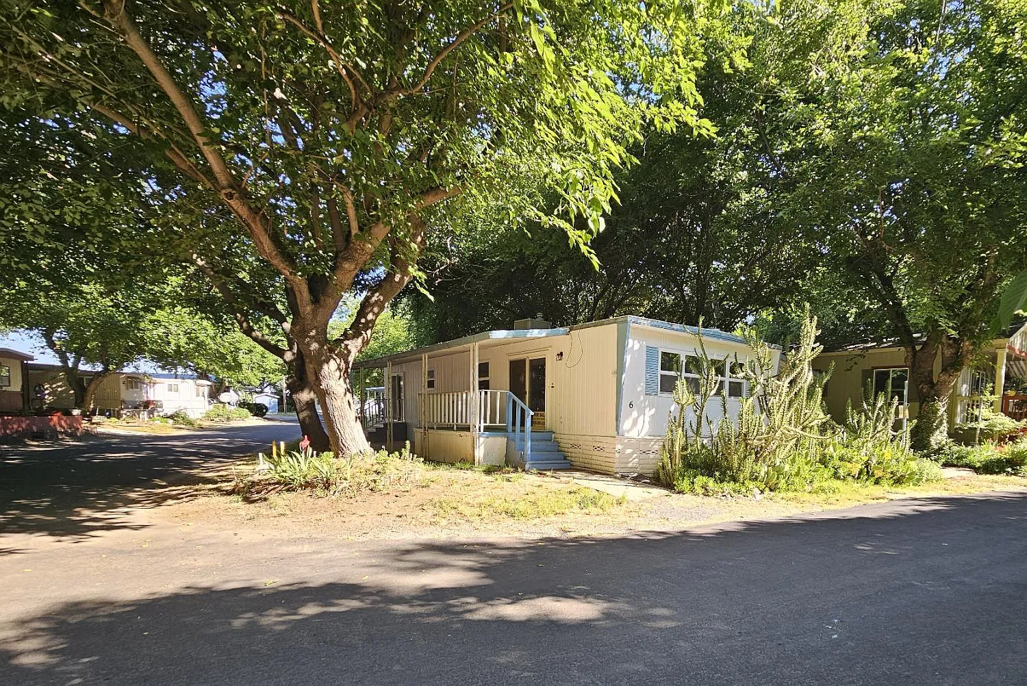 11705 Parey Ave Unit 6 photo 1