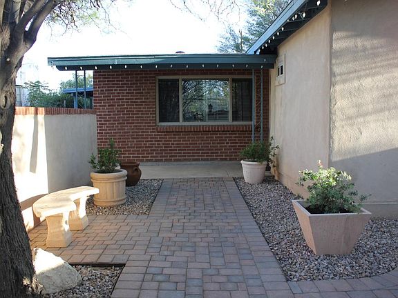 Main Walkway from Gate to Front Door