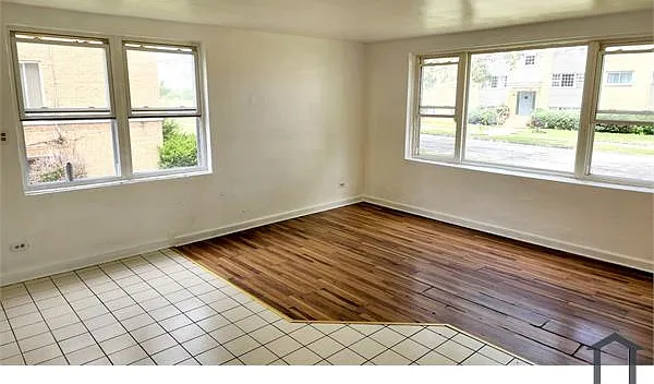 2121 Williamsburg Dr #302 — Photo 6