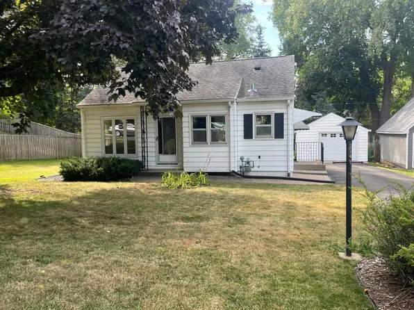 590 Valley Ln, Mendota Heights, MN 55118