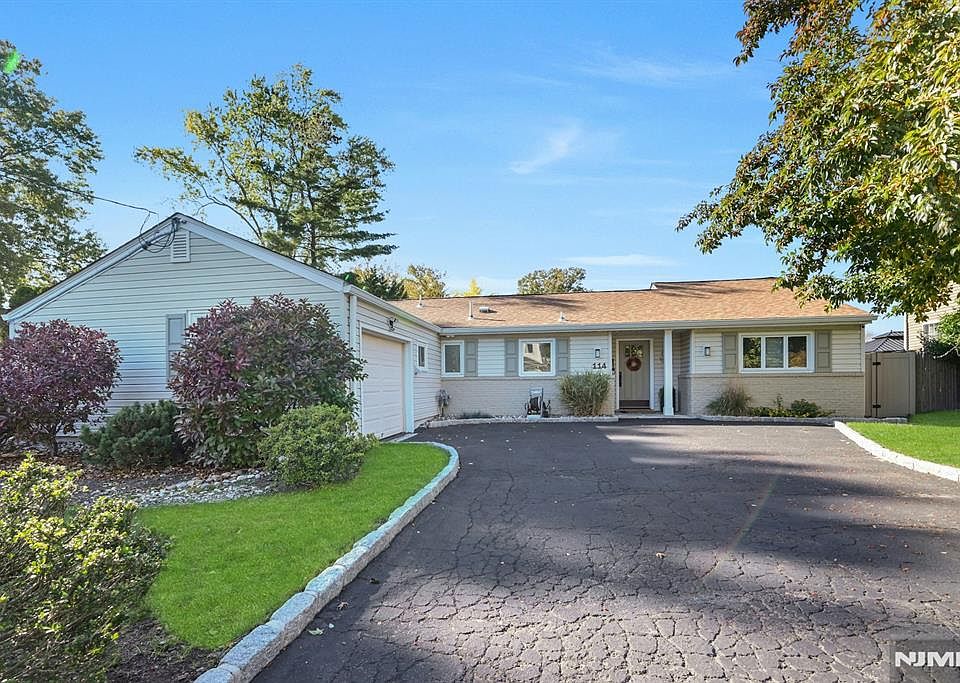 1st image of 114 Pine Dr