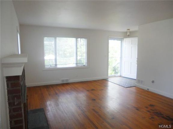 4th image of 12 Gardner Ave
