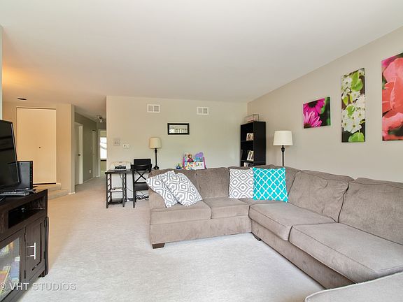 2nd image of 9126 Sandpiper Ct #9126