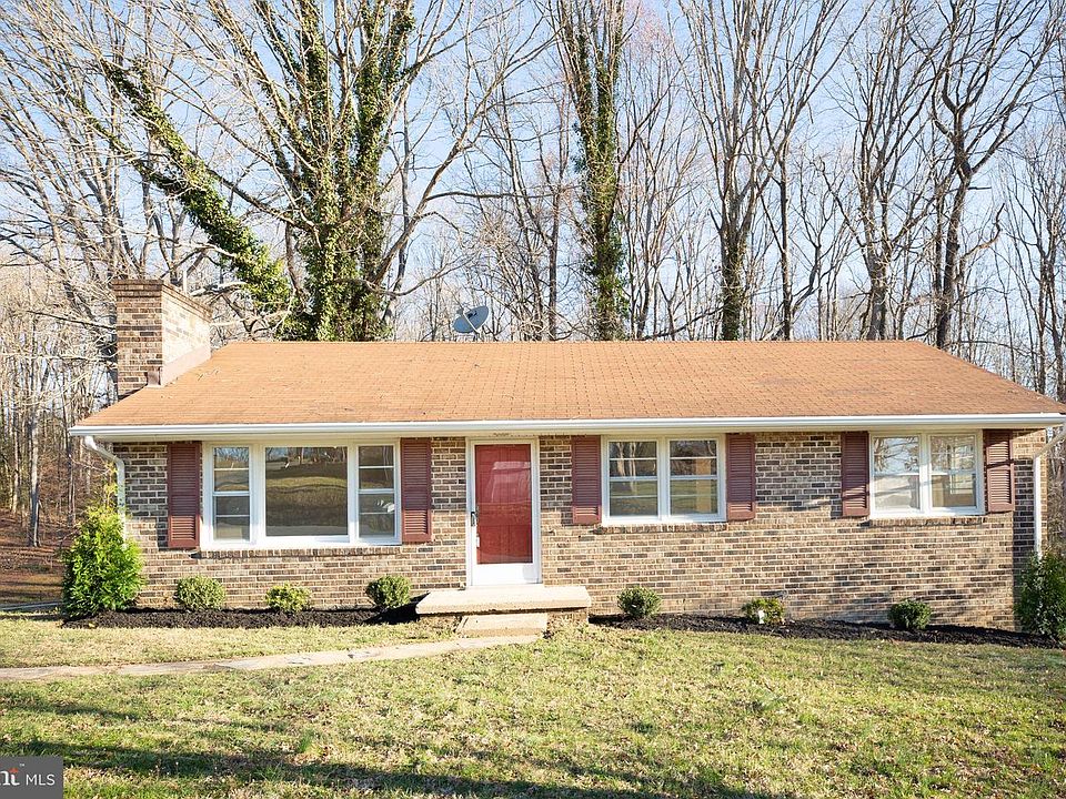 1st image of 216 Anderson Dr
