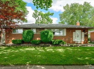15410 Bainbridge St, Livonia, MI 48154