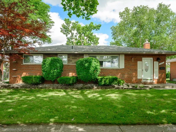 15410 Bainbridge St, Livonia, MI 48154