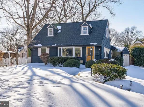 2201 Harvard Dr, Alexandria, VA 22307