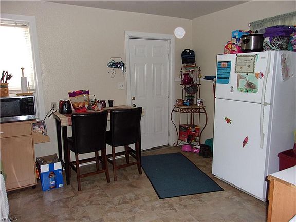 5th image of 2825 Lexington Ave