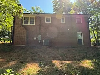 1235 Riverview Dr — Photo 4