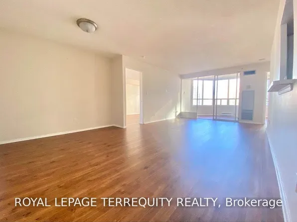 30 Greenfield Ave #201, Toronto, ON M2N 6N3